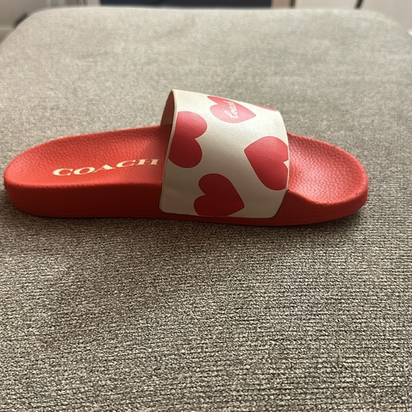 Brand coach ,size 7 and color Red - Picture 7 of 9